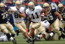 Amerikan futbolu, dünyada en çok ilgi gören ve en heyecan verici spor dallarından biridir. Özellikle Amerika Birleşik Devletleri'nde, NFL (National Football League) gibi profesyonel liglerle büyük bir takipçi kitlesine sahiptir. Bu spor, hız, strateji, fiziksel dayanıklılık ve takım çalışması gerektiren bir oyun olarak tanımlanabilir. Hem profesyonel hem de amatör seviyede çok sayıda izleyiciyi ekran başına çeker. Amerikan futbolu, diğer sporlara kıyasla çok daha sert ve fiziksel olduğu için oyuncuların güvenliği de büyük önem taşır. Konulu bir haber görseli.