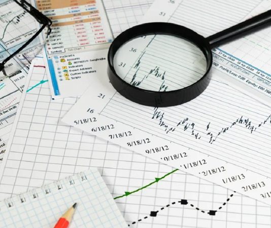 Analiz, hem akademik dünyada hem de günlük yaşamda sıklıkla karşılaşılan ve oldukça kritik bir kavramdır. Bir durumu, olayı, veriyi ya da problemi parçalara ayırarak detaylı şekilde inceleme süreci olan analiz, doğru kararlar almanın ve sağlam çıkarımlar yapmanın temelidir. Bu haberimizde, analiz kavramını çeşitli yönleriyle ele alacak ve neden bu kadar önemli olduğunu ortaya koyacağız. Konulu bir haber görseli.