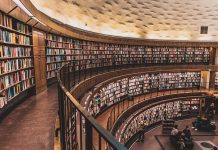 Bir araştırmanın temel yapı taşlarından biri, doğru ve etkili bir araştırma sorusu oluşturmaktır. Araştırma sorusu, bir çalışmanın yönünü belirleyen, araştırmacının hangi konu üzerinde derinlemesine inceleme yapacağını ortaya koyan kritik bir unsurdur. Araştırma sorusu, sadece bilgi edinme amacı taşımaz; aynı zamanda çözülmesi gereken bir sorunu da gündeme getirir. Bu yazıda, araştırma sorusunun ne olduğunu, nasıl oluşturulacağını ve bilimsel çalışmalardaki rolünü inceleyeceğiz. Konulu bir haber görseli.