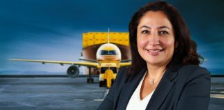 DHL Global Forwarding Türkiye Genel Müdürü Berna Yılmaz Ciğeroğlu, Kızıldeniz’deki durumu ve gemilerin Ümit Burnu rotasına yönlenmesini yakından takip ettiklerini söyleyerek, bölgedeki gerilimden etkilenen 40 gemi tespit edildiğini, bazı gemilerin Kızıldeniz üzerinden refakatçiler ile geçtiğini belirtti. Ciğeroğlu, “Kızıldeniz yerine Ümit Burnu rotasını kullanan gemiler için varış yerine ulaşmada ortalama 30 günlük bir gecikme olabileceğini tahmin ediyoruz ve oluşabilecek zamanlamayı müşterilerimize bildiriyoruz” dedi. Konulu bir görsel.