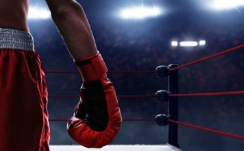 Boks, iki kişinin ellerinde koruyucu eldivenler ve belirli kurallar çerçevesinde birbirine karşı mücadele ettiği, fiziksel ve stratejik becerilerin ön plana çıktığı bir dövüş sporudur. Genellikle ringde yapılan boks maçları, hız, güç, dayanıklılık ve strateji gerektiren bir spor dalıdır. Hem bireysel hem de takım halinde yapılan maçlarda, rakibi alt etmek için tekniklerin yanı sıra mental güç de önemli bir rol oynar. Konulu bir haber görseli.