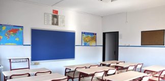 Erken çocukluk dönemi, bir insanın hayatındaki en kritik gelişim evresidir. Bu dönemde alınan eğitim, bireyin ilerleyen yıllardaki bilişsel, duygusal, sosyal ve fiziksel gelişimini doğrudan etkiler. Erken çocukluk eğitimi, çocuğun yaşamının ilk yıllarındaki öğrenme süreçlerini destekleyerek, onların potansiyellerini en üst düzeye çıkarmayı hedefler. Bu yazıda, erken çocukluk eğitiminin gelişim üzerindeki etkilerini ve bu dönemde verilen eğitimle bireylerin nasıl şekillendiğini inceleyeceğiz. Konulu bir haber görseli.