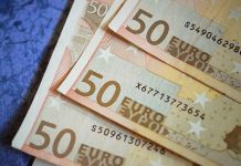 Kamu borcu, bir devletin, kamu sektöründeki harcamalarını finanse etmek için aldığı borçların toplamını ifade eder. Devletler, ekonomik büyümeyi desteklemek, altyapı yatırımları yapmak veya kriz dönemlerinde maliyetleri karşılamak için borçlanma yoluna gidebilir. Ancak, kamu borcu sürdürülemez boyutlara ulaştığında, bu durum ekonomik dengesizliklere yol açabilir. Bu yazıda, kamu borcunun ekonomik etkileri, borç yönetimi stratejileri ve bunun uzun vadede devletin mali sağlığı üzerindeki olası sonuçları ele alınacaktır. Konulu bir haber görseli.