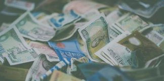 Likidite, bir ekonominin veya finansal piyasaların sağlıklı işleyişinin temel taşıdır. Her türlü finansal sistemin verimli çalışabilmesi için, likidite kavramının doğru anlaşılması ve yönetilmesi gerekmektedir. Kısaca, likidite, bir varlığın nakde dönüştürülme kolaylığı olarak tanımlanabilir. Bir varlık ne kadar kolay ve hızlı bir şekilde nakde çevrilebiliyorsa, o kadar likit kabul edilir. Ekonomik sistemlerde ve finansal piyasalarda likidite önemli bir rol oynar çünkü finansal ürünlerin hızlı ve güvenli bir şekilde alınıp satılması, piyasaların stabilitesini sağlar. Konulu bir haber görseli.