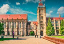 Lisansüstü eğitim, bir kişinin üniversite mezuniyetinin ardından, daha ileri düzeyde akademik ve profesyonel bilgi edinmek amacıyla yaptığı eğitim sürecidir. Lisansüstü eğitim, genellikle yüksek lisans ve doktoralık olmak üzere iki ana kategoriye ayrılır. Bu eğitim, bireylerin belirli bir alanda derinlemesine bilgi edinmelerini, araştırma yapmalarını ve uzmanlıklarını artırmalarını sağlar. Lisansüstü eğitim süreci, bir öğrencinin sadece akademik kariyerinde değil, aynı zamanda profesyonel yaşamında da önemli katkılar sağlar. Konulu bir haber görseli.