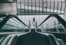 Şahıs şirketi kurmak, Türkiye'de girişimcilik yapmak isteyen bireyler için hem maliyet açısından uygun hem de bürokratik açıdan oldukça pratiktir. Ancak şirket kurma sürecinde en çok merak edilen konulardan biri, işletmenin adres bildirimiyle ilgilidir. Özellikle home ofis çalışanlar, freelancer’lar, dijital girişimciler ve e-ticaret yapanlar tarafından sıkça sorulan “Şahıs şirketi ev adresi olur mu?” sorusu, hem yasal mevzuat hem de uygulamadaki prosedürler açısından detaylı bir şekilde değerlendirilmelidir. Konulu bir haber görseli.