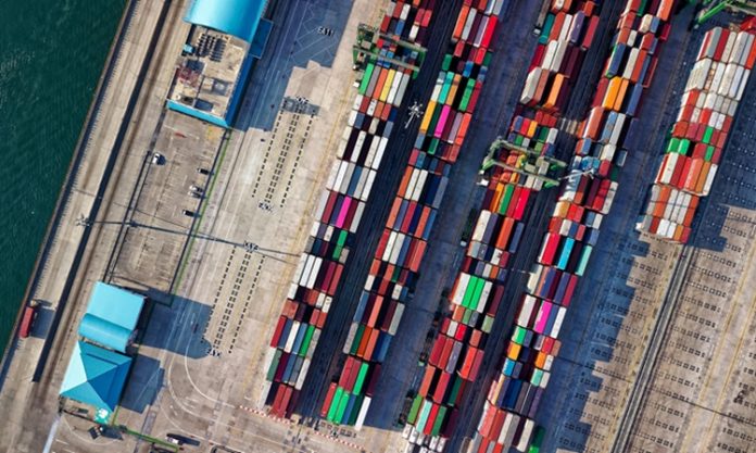 Ticaret Bir Meslek midir Ticaret, insanlık tarihinin en eski faaliyetlerinden biri olup, günümüzde oldukça geniş bir yelpazeye yayılmıştır. İnsanlar, ihtiyaçlarını karşılamak amacıyla sürekli olarak ticaret yaparlar. Ancak