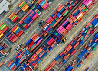 Ticarete İlk Adım Nasıl Atılır? Ticaret, tarih boyunca insanların ihtiyaçlarını karşılamak amacıyla gerçekleştirdiği önemli bir faaliyet olmuştur. Teknolojinin gelişmesiyle birlikte ticaretin şekli de değişmiş, özellikle dijitalleşme ile birlikte işletmelerin büyüme ve pazara girme fırsatları artmıştır. Ancak, ticaret yapmak ve başarılı bir iş kurmak isteyenler için ilk adımlar her zaman zorlayıcı olabilir. Bu yazımızda, ticarete ilk adım atmak için gerekli olan temel adımları, stratejileri ve önemli ipuçlarını ele alacağız. Konulu bir haber görseli