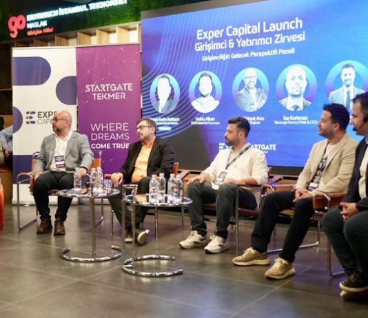 Exper Capital, Girişimcilik ve Sermaye Dünyası Arasında Yeni Bir Köprü Kuruyor!. Exper Capital resmi lansmanını, StartGate Tekmer ev sahipliğinde gerçekleştirilen “Exper Capital Launch – Girişimci & Yatırımcı Zirvesi” ile yaptı.